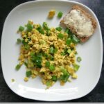 Scrambled v-eggs (tofu based)